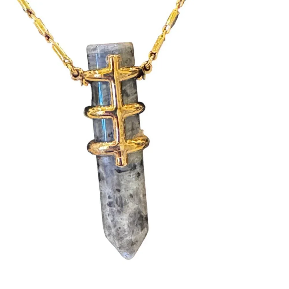 Stella & Dot Legend Stone Pendant Necklace – Gold Tone Labradorite 25.5” - Picture 3 of 7